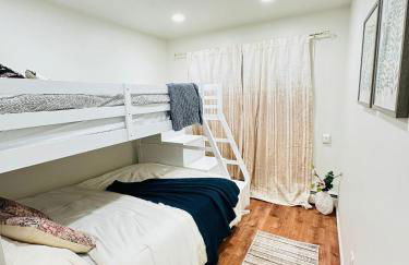 Urban Oasis I Stylish Getaway to NYC with Parking - Foto 17