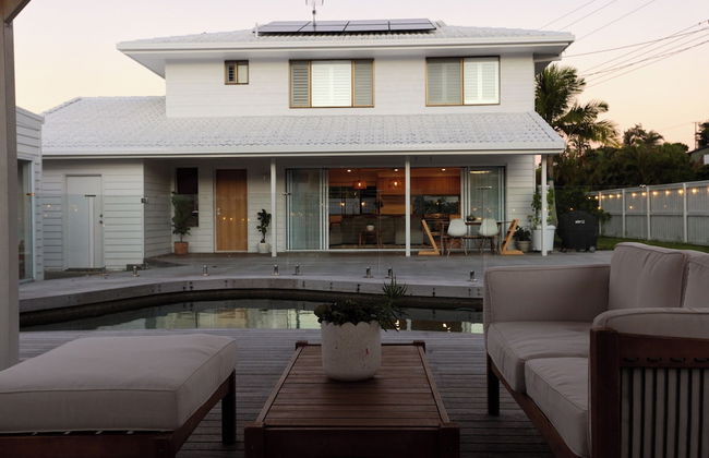 Tugun Retreat - 5BRM Home with Pool - Photo 15