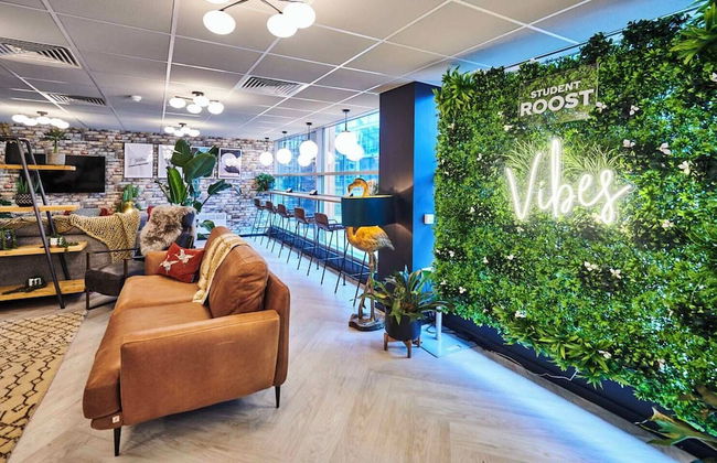 Student Only Capital Gate - Foto 5