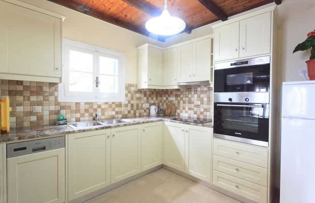 Villa Elia Large Private Pool Walk to Beach Sea Views A C Wifi Car Not Required - 1978 - Foto 15