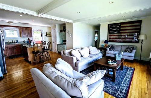 Gorgeous Beach House with Private Beach, Fire Pit & Outdoor Living Near Bar Harbor, Hancock Point Maine - Photo 27