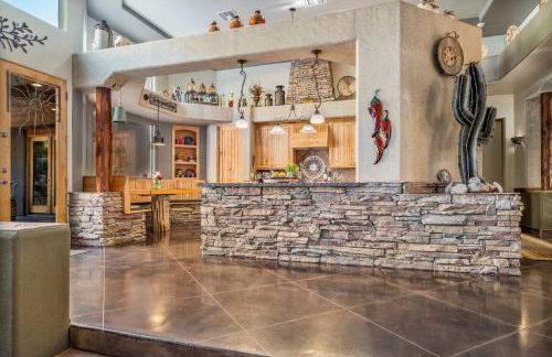 Quail Mountain Desert Resort: Heated Pool, Mt Vews, all BR's King & TV's, Hiking - Photo 10