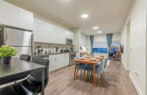 Blue Breakaway with Free Parking and Sleeps 9, Book 7 days, Get 20 Percent OFF - Foto 2