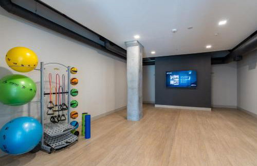 East Side Luxury 1BR Apt - Near Brady St with Balcony and Lounge - Foto 12