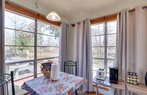 Great for Fishing! Lakefront Studio in Hemphill - Photo 14