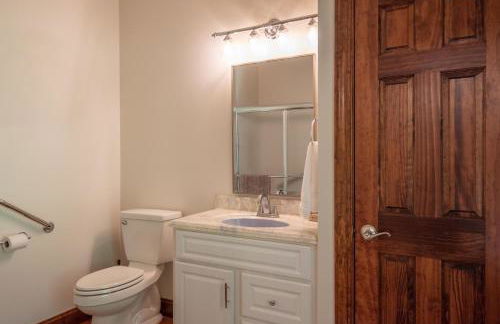 River Haven with Hot Tub - Foto 24