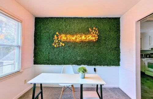 Spacious family friendly home with game room by UNC Charlotte - Foto 15