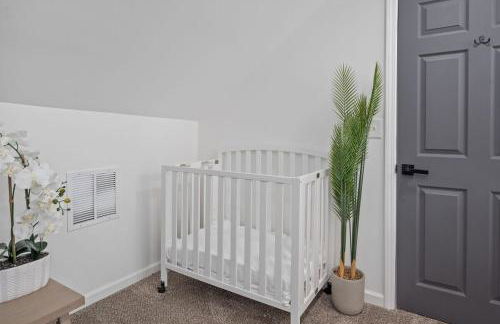 Luxury 5BR Cincinnati, Sleeps 12, Crib, Home Gym, Fenced Backyard - Foto 57