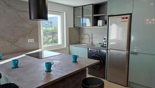 O Paseo, 5 estrellas. - Photo 3, stove