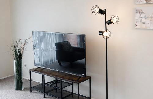 Modern 2BR2BA Extended Stay Discounts - Foto 7