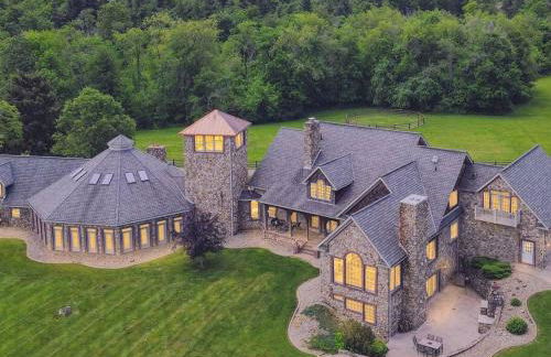 Grace and Grandeur-The Stables Estate - Foto 1