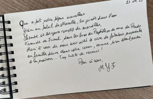 AJ - Stylish Pied-à-Terre à La Joliette - Parking - Foto 19