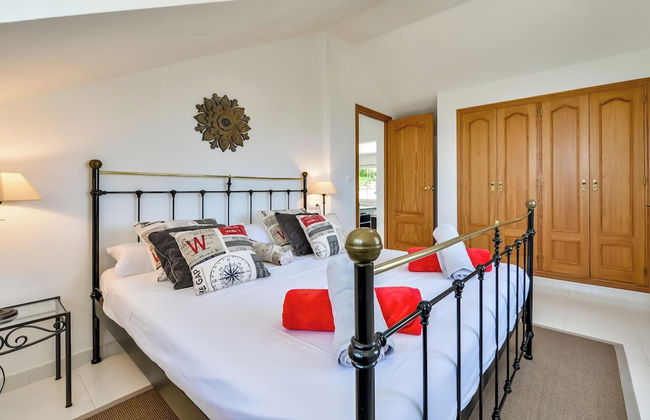 4bed Villa Sleeps 8- Pool, Garden, Bbq, Near Beach - Foto 6