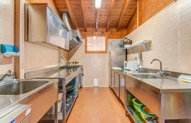 Belvilla by OYO Hillside Villa With Pool - Foto 12