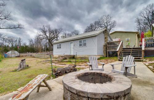 Mountain Home Cabin with Fire Pit Less Than 1 Mi to Lake! - Foto 2