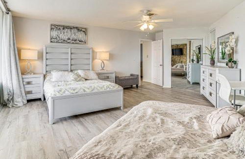 Luxury Lakefront Retreat with Dock in Runaway Bay - Foto 21