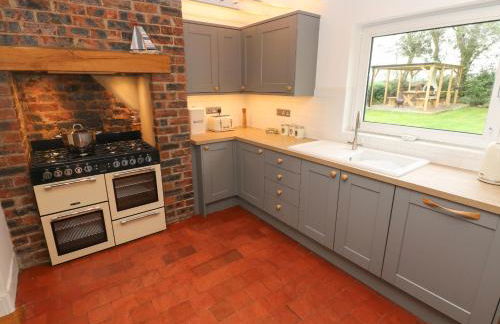 Copybush Cottage - Photo 13