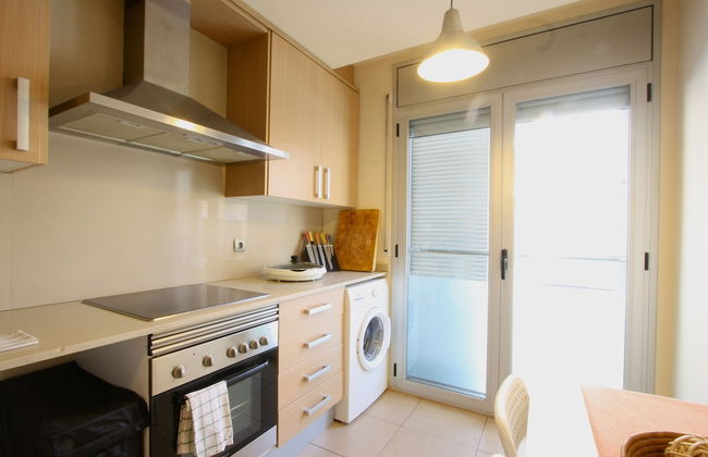 Mazi Apartments Downtown - Photo 11