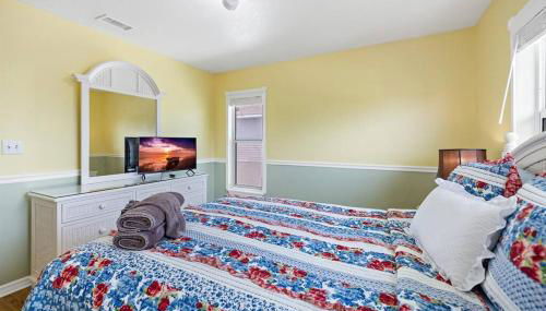 Waterfront home with pool and gameroom! - Foto 4