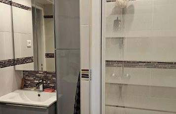 STUDIO 22M2 A IVRY/SEINE-A 200 METRES DE PARIS. PROCHE METRO 7 - Foto 2