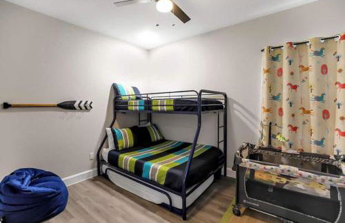 Luxurious Family-friendly Oasis with Laguna Views - Foto 18