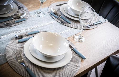 Contractors Retreat 3 bedroom house, sleeps up to 7, free parking - Foto 26