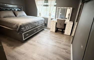 4-bedroom Burlington with AC & Wifi - Foto 40