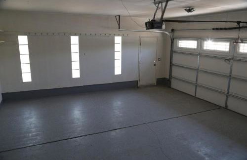 Updated 4-bedroom home centrally located - Foto 9