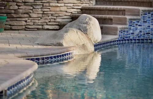 Serene hillside oasis with pool - 20 min to beach - Photo 14