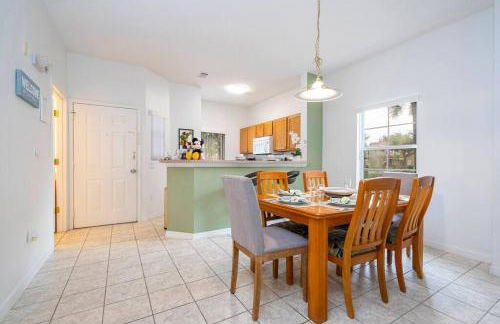 Cozy 3Bed Townhome 8 Miles from Disney 1123 - Foto 32