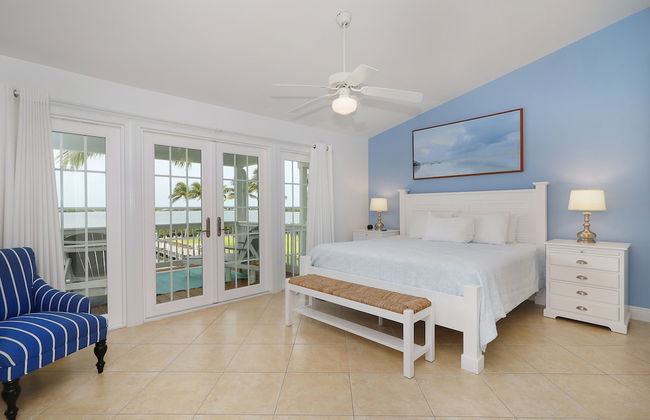 Waterfront Luxury Villa With Sunset Views And Boat Slip 3 Bedroom Townhouse by RedAwning - Photo 2