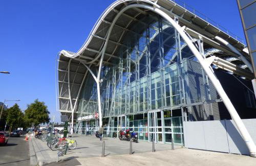 37m2 lumineux face gare SNCF, WIFI, NETFLIX, café et thé offerts - Foto 13