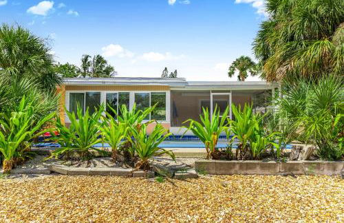 Island home in paradise - Photo 32