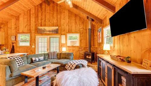 2 Mi to Conway Cozy Cabin with Grill and Yard! - Foto 1