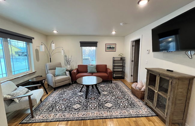 Dollhouse Downtown - Photo 32