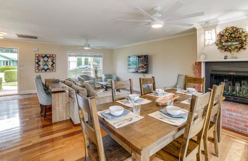 Waterfront Clear Lake Home with Game Room and Deck! - Foto 5