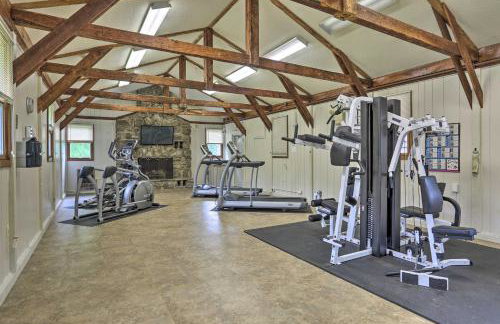 Secluded Family Cabin with Fire Pit in Lake Ariel! - Foto 38