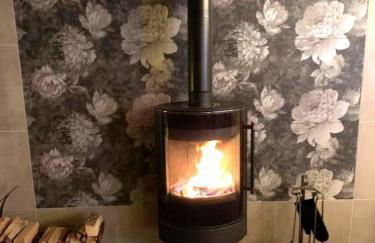 Spacious Ski Chalet In Traditional French Village, sleeps 8, Four Star with fibre broadband - Photo 66