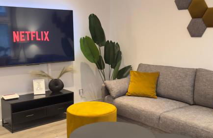 ARYVE Design-Boutique Apartment am Markt von Waltershausen im Thüringer Wald - Design-Interieur, Netflix, WLAN - Foto 9