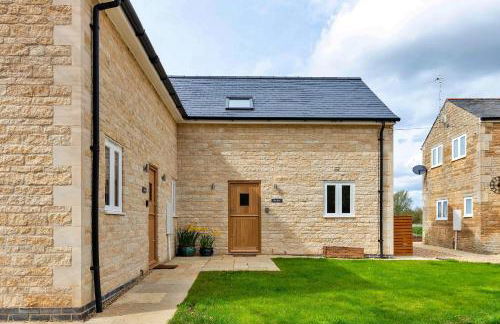 Finest Retreats - The Holt - Photo 6