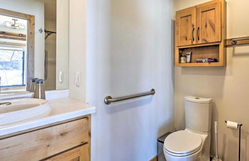 Happys Haven Cabin with Gas Grill and Fire Pit! - Foto 35