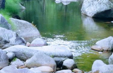GREDOS RURALRUT cerca del CASTAÑAR de El Tiemblo, Reserva Natural VALLE DE IRUELAS, alojamiento acogedor con cabina hidromasaje, chimenea eléctrica, calefacción, wifi, cocina - Photo 49