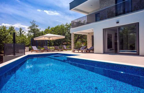 Villa Zora -luxurious villa with heated pool, sauna, 4 bedrooms, 10 persons max - Photo 38