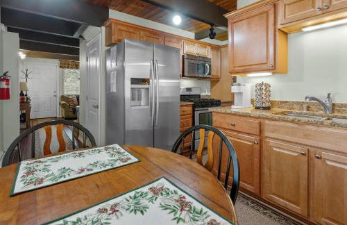 KCs Haven - Relax with the whole family at this peaceful cabin - Foto 12