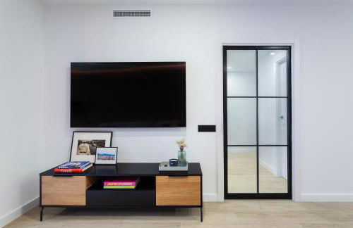 ApartsNouBcn Equador Les Corts - Photo 12