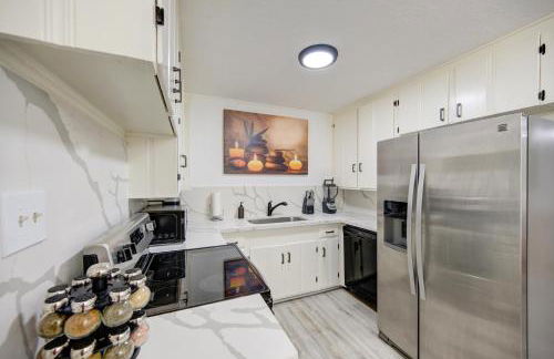 Spacious 5 Bed Home with Massage Chair and Futsball Table - Foto 9