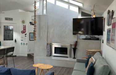 2 bedroom bungalow with hot tub - Photo 1