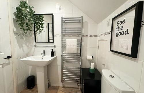 Stylish apartment 1 min to town centre and harbour - Foto 9