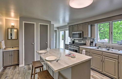 Millersburg Home with Covered Porch and Fire Pit! - Foto 10