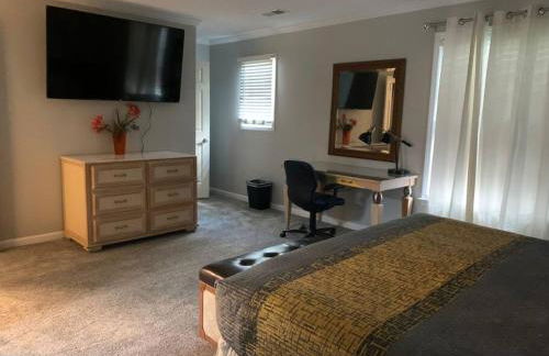 Luxury Pool with King beds Near Shops and Dining - Foto 67